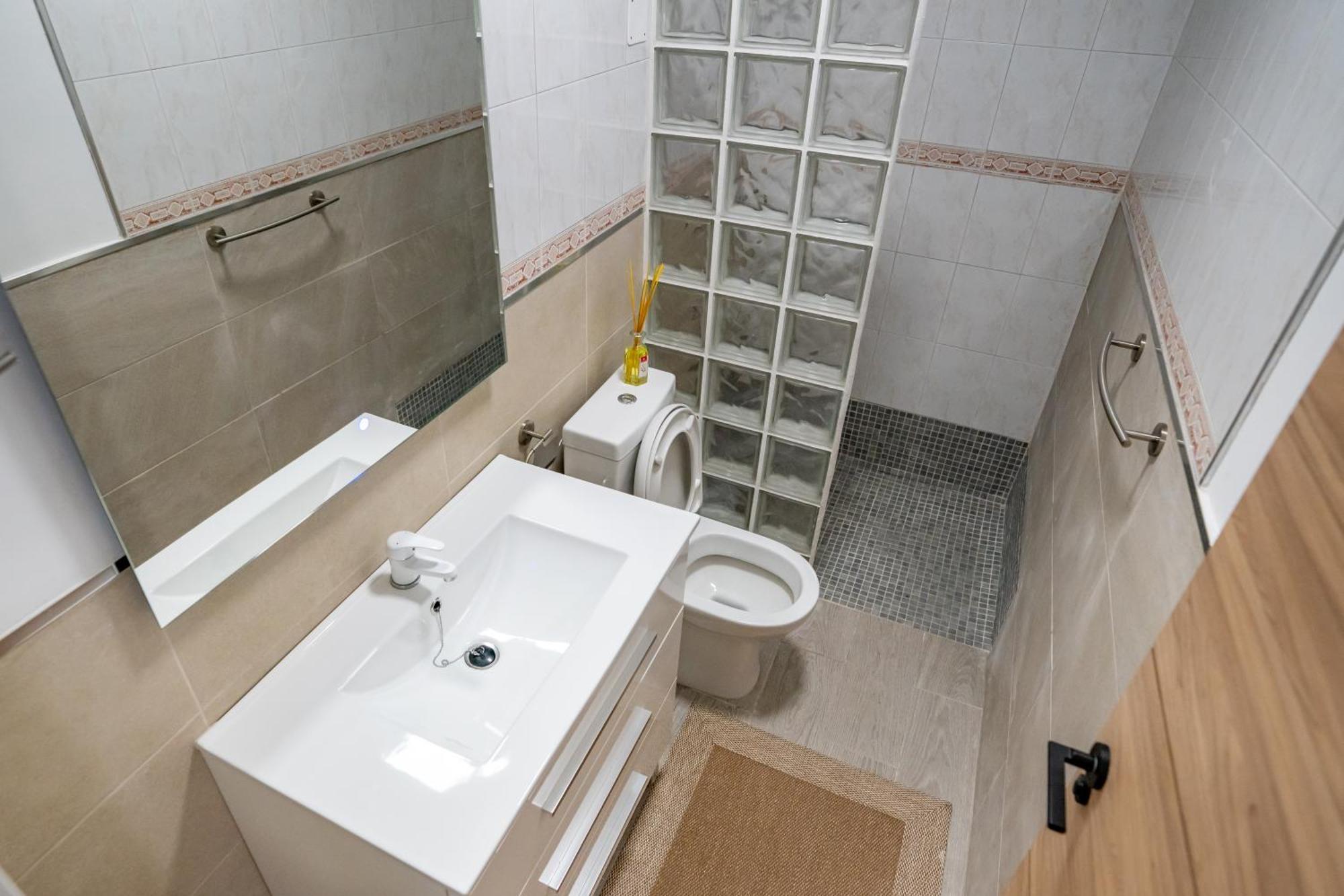 Casa Julio - Alcala Complete Coastal Retreat - Entire Apartment - 3 Min Walk From The Ocean - Shared Entrance With Host Exterior foto
